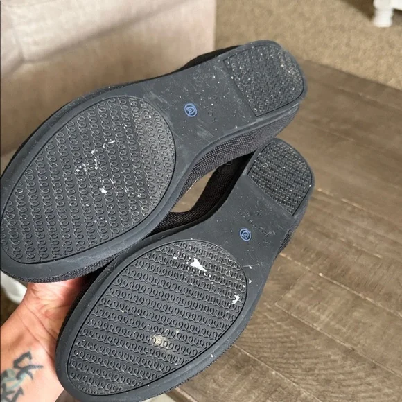 Rothy’s Stylish Black Flats with Blue Accents - Picture 5 of 7